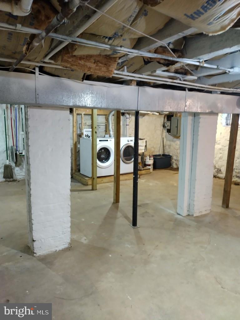 LARCHMONT - Residential