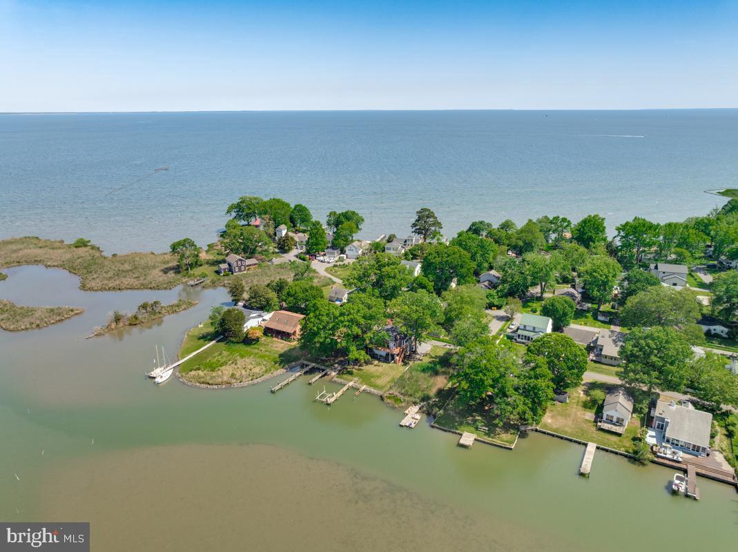 DEALE BEACH - Residential