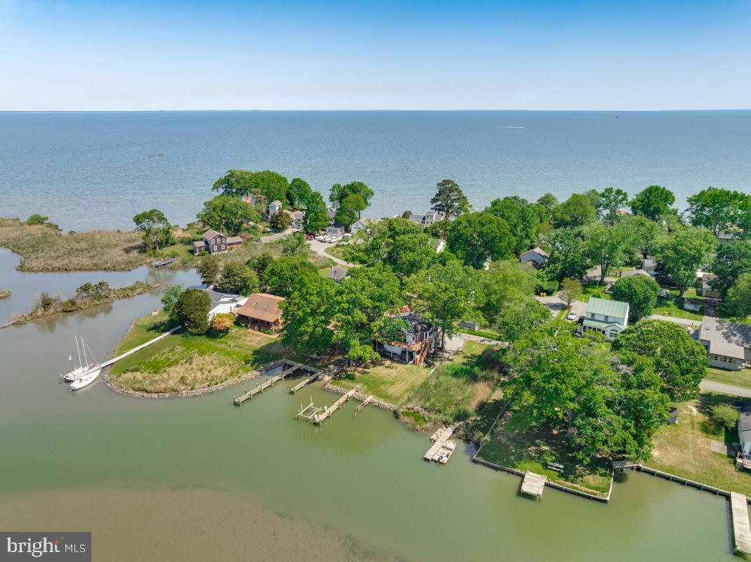 DEALE BEACH - Residential