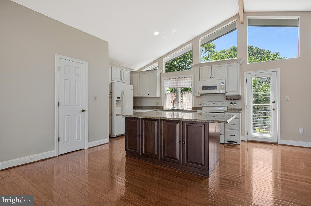 DEALE BEACH - Residential