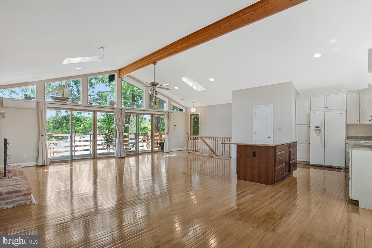 DEALE BEACH - Residential