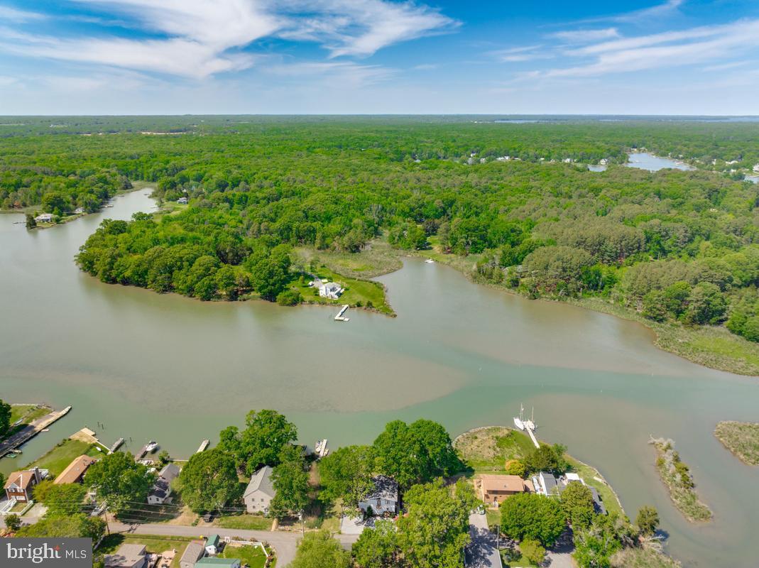 DEALE BEACH - Residential