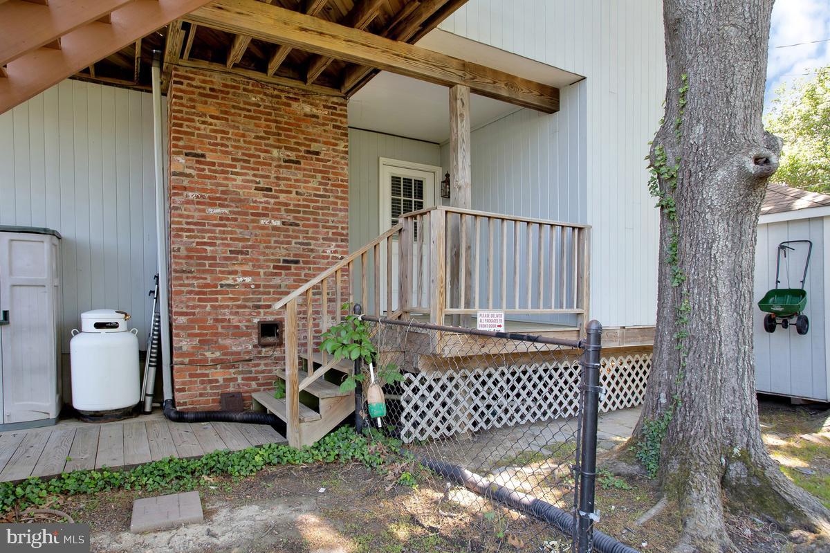 DEALE BEACH - Residential