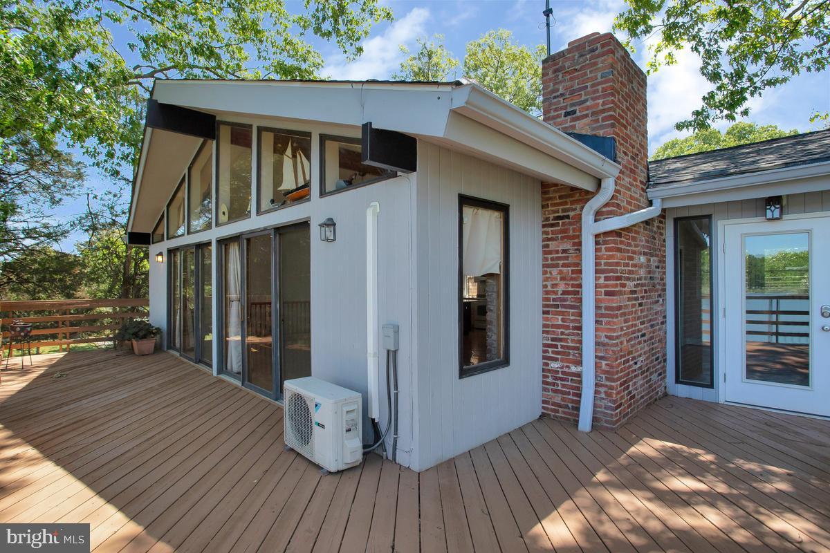 DEALE BEACH - Residential