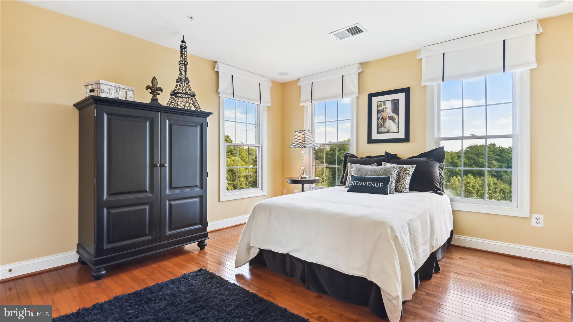 GREENHILLS FARM - Residential