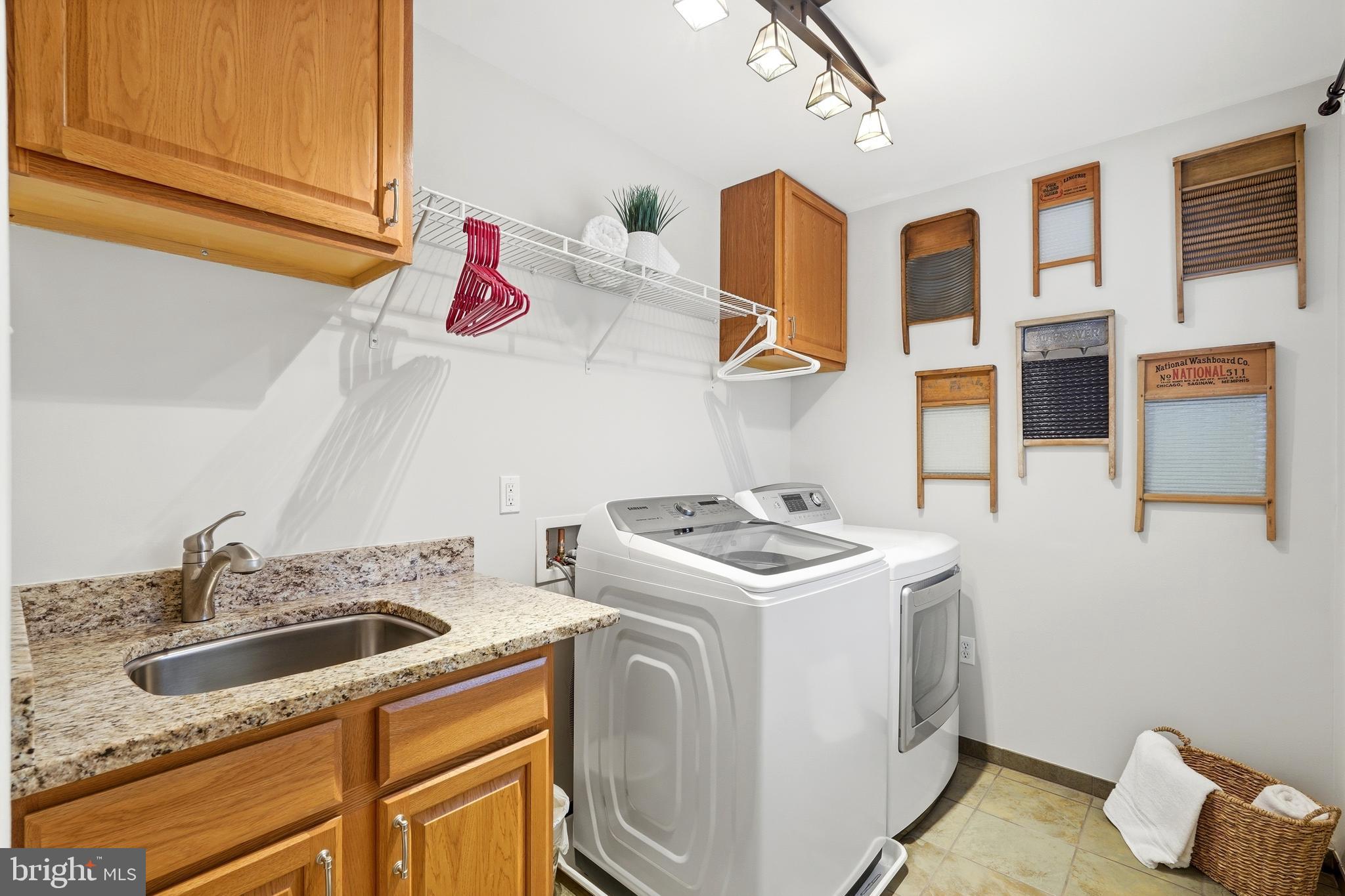 LAKEWOOD HILLS - Residential