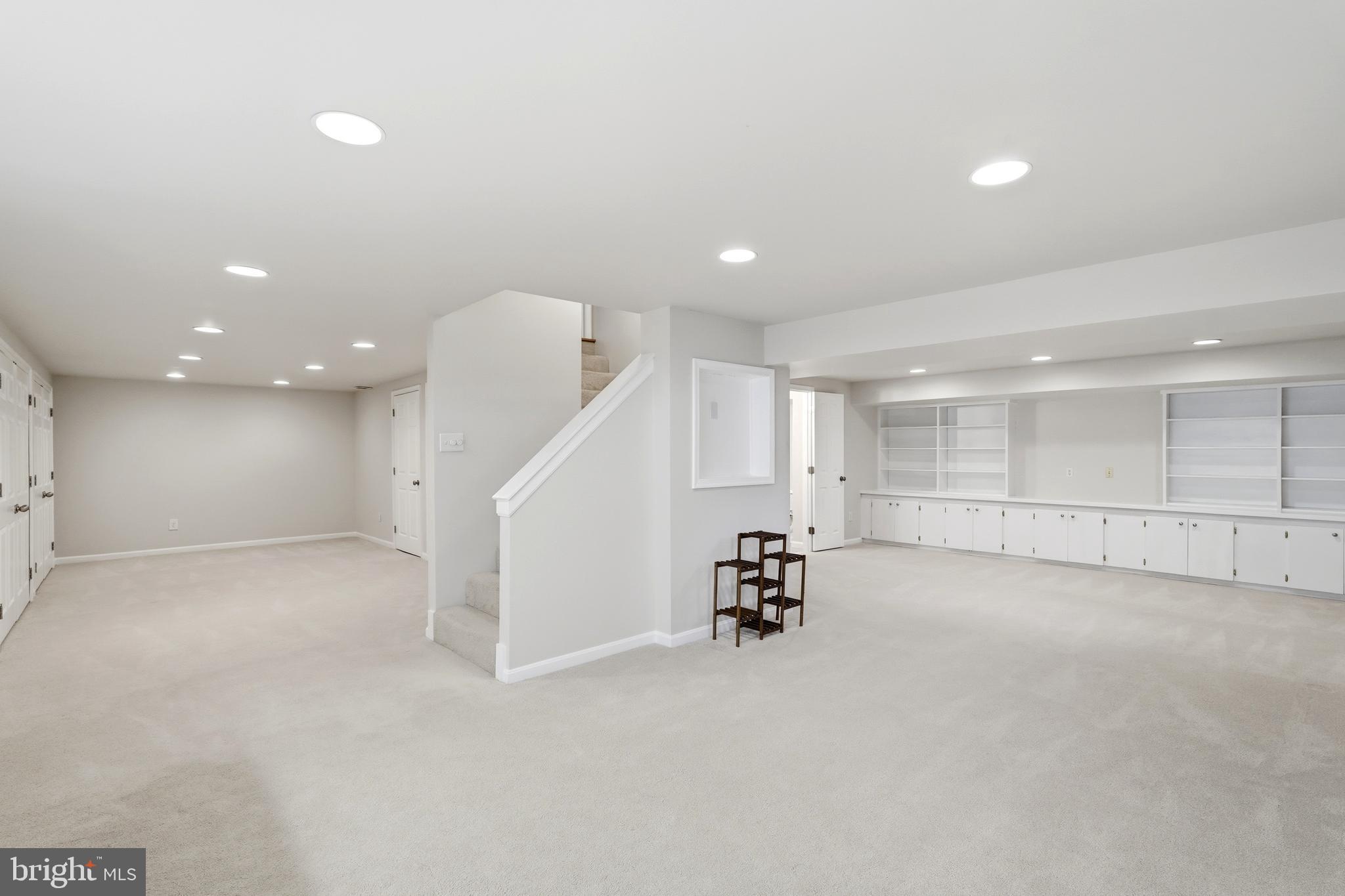 LAKEWOOD HILLS - Residential