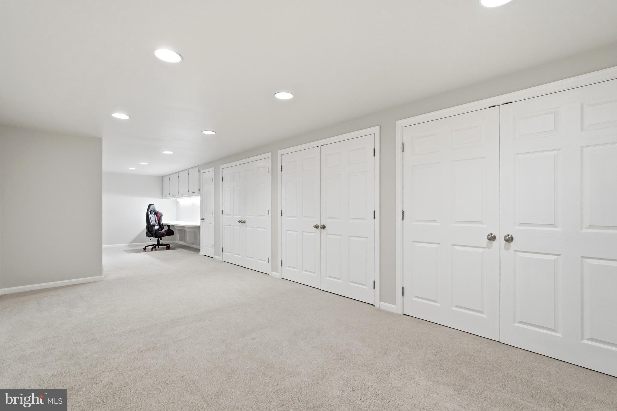 LAKEWOOD HILLS - Residential