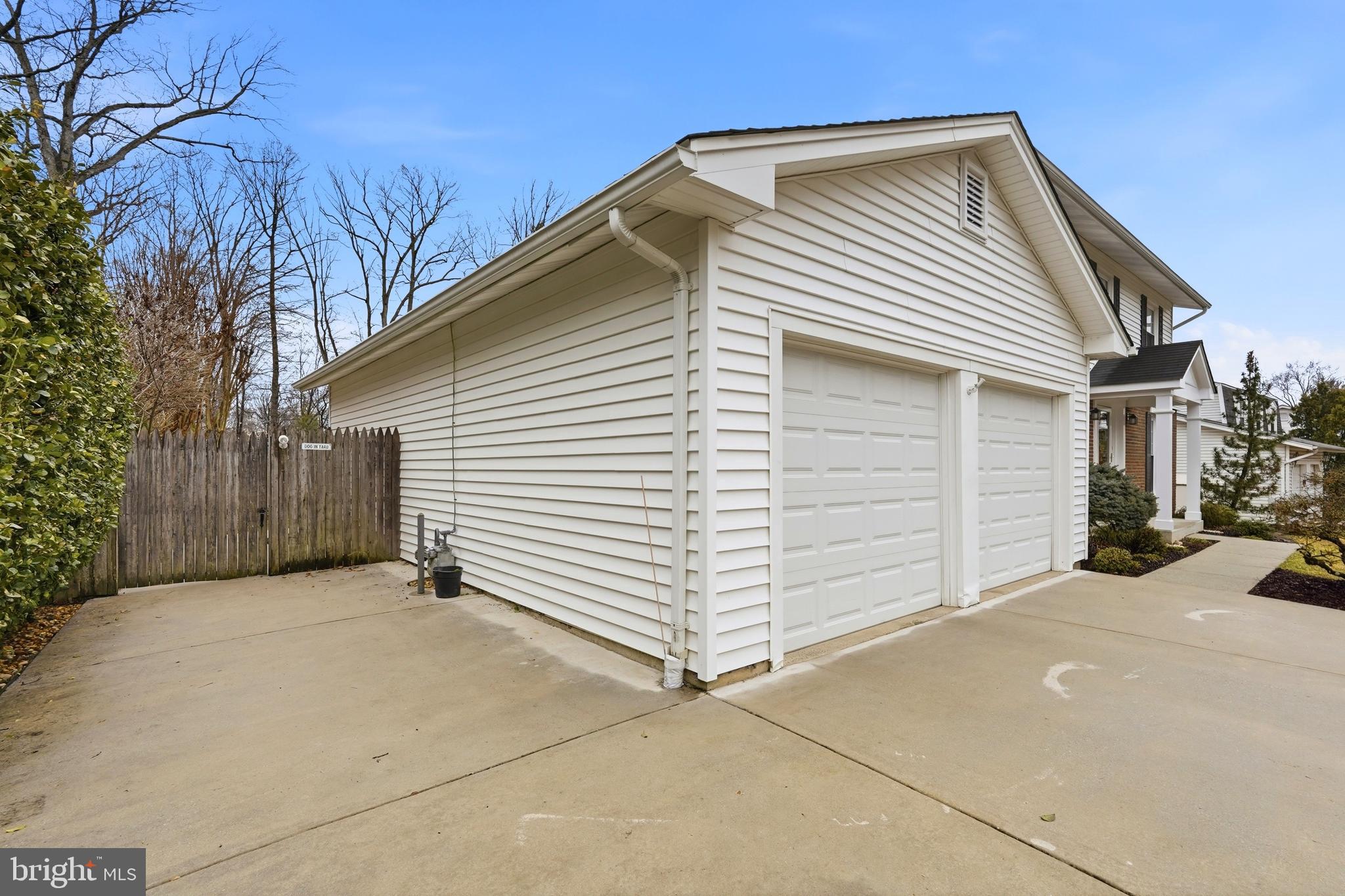 LAKEWOOD HILLS - Residential