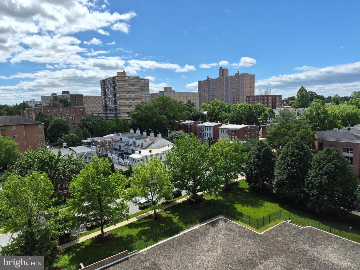 1100 LOVERING AVENUE UNIT 806