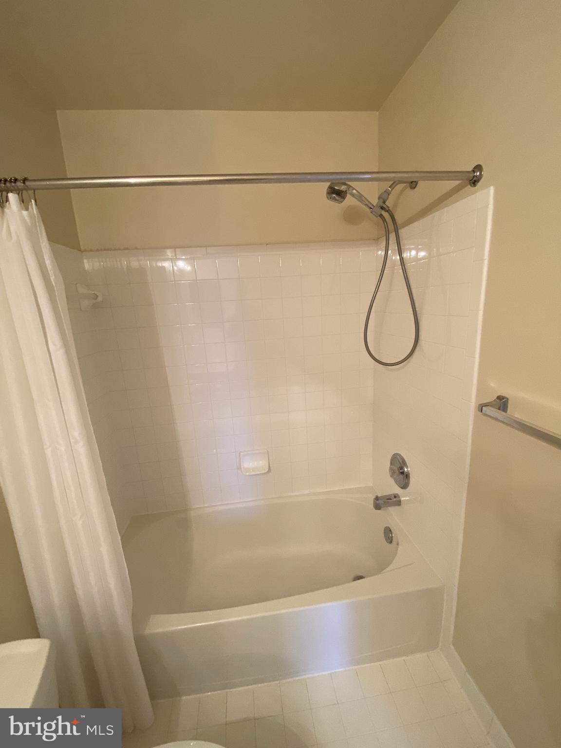 GUNSTON HILL - Residential