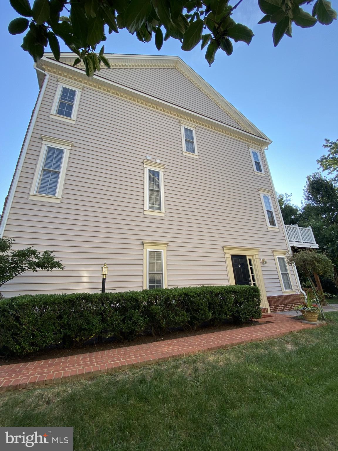 GUNSTON HILL - Residential