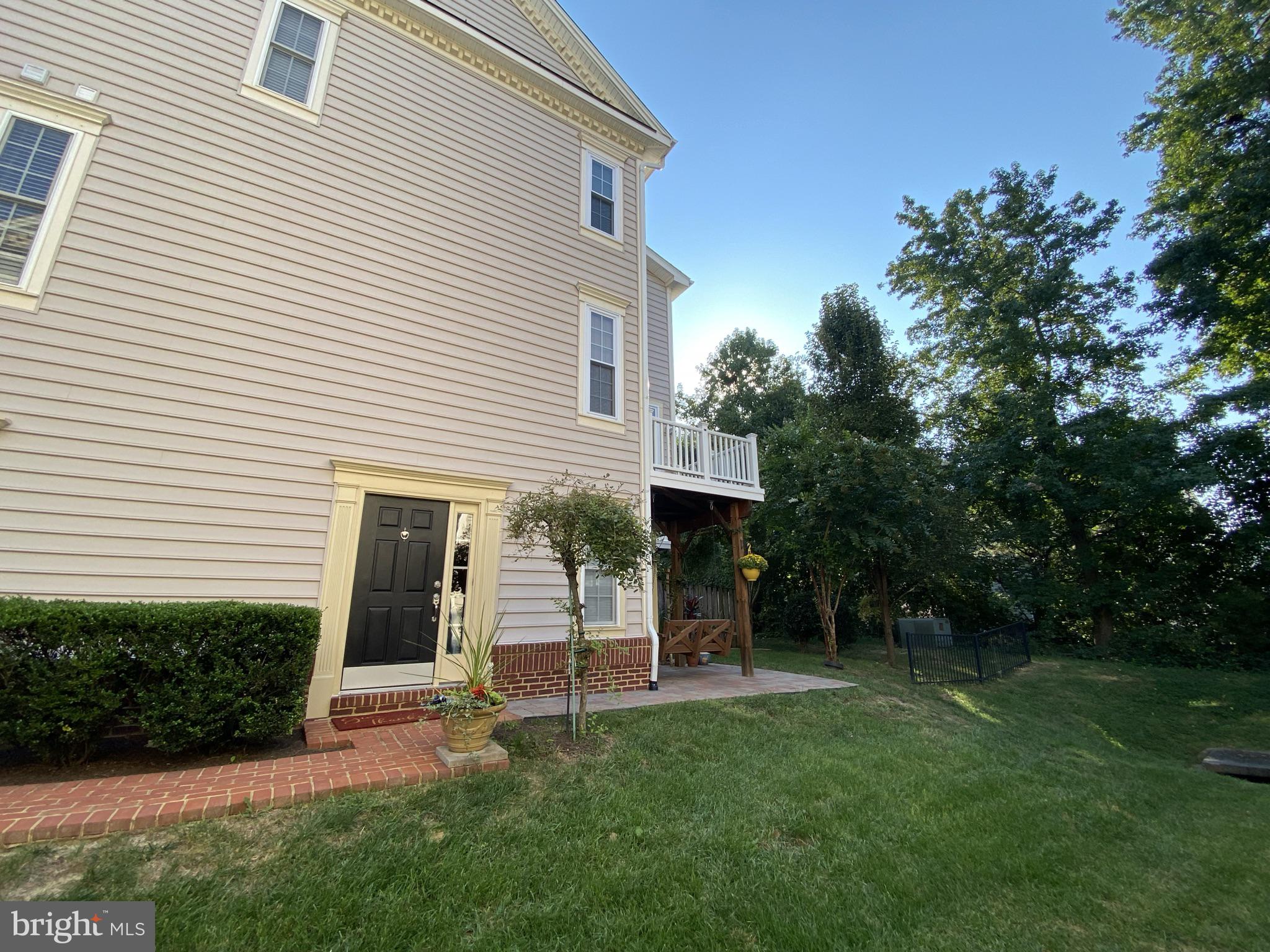 GUNSTON HILL - Residential