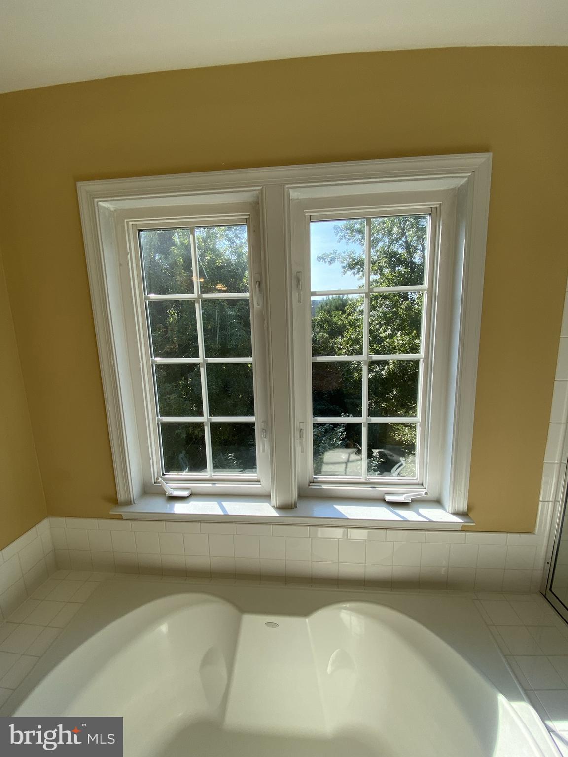 GUNSTON HILL - Residential