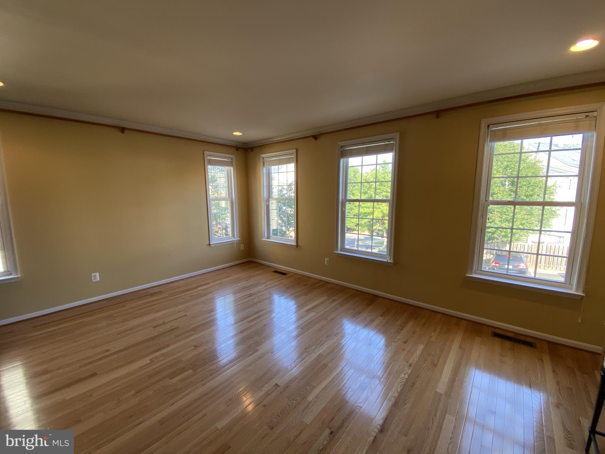 GUNSTON HILL - Residential