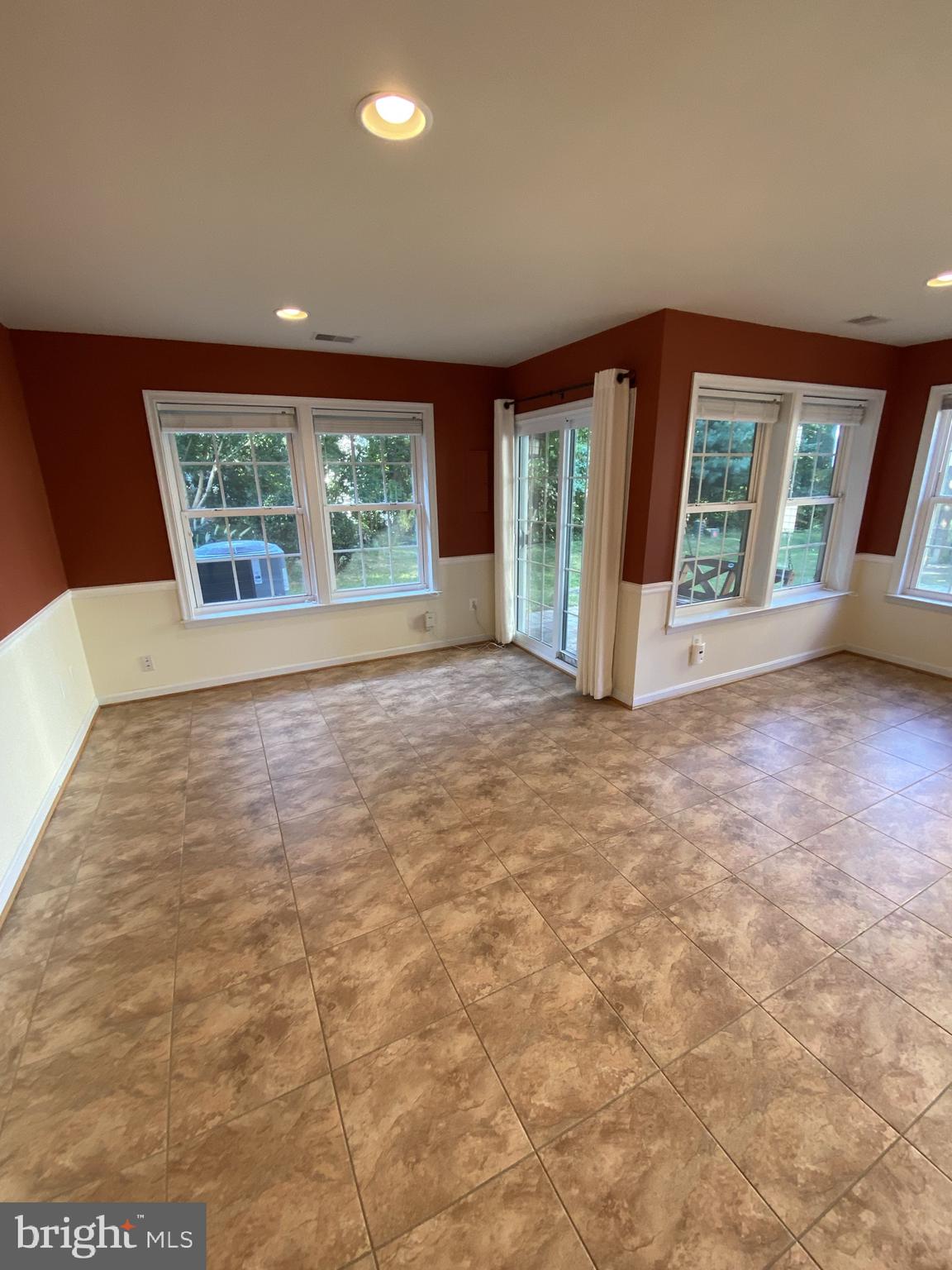 GUNSTON HILL - Residential