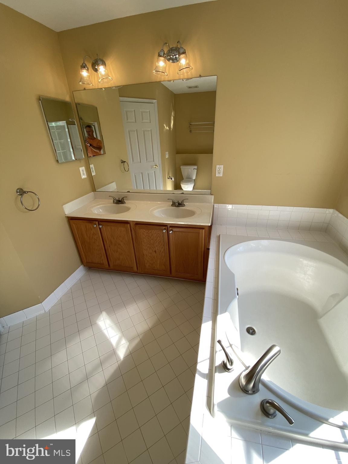 GUNSTON HILL - Residential