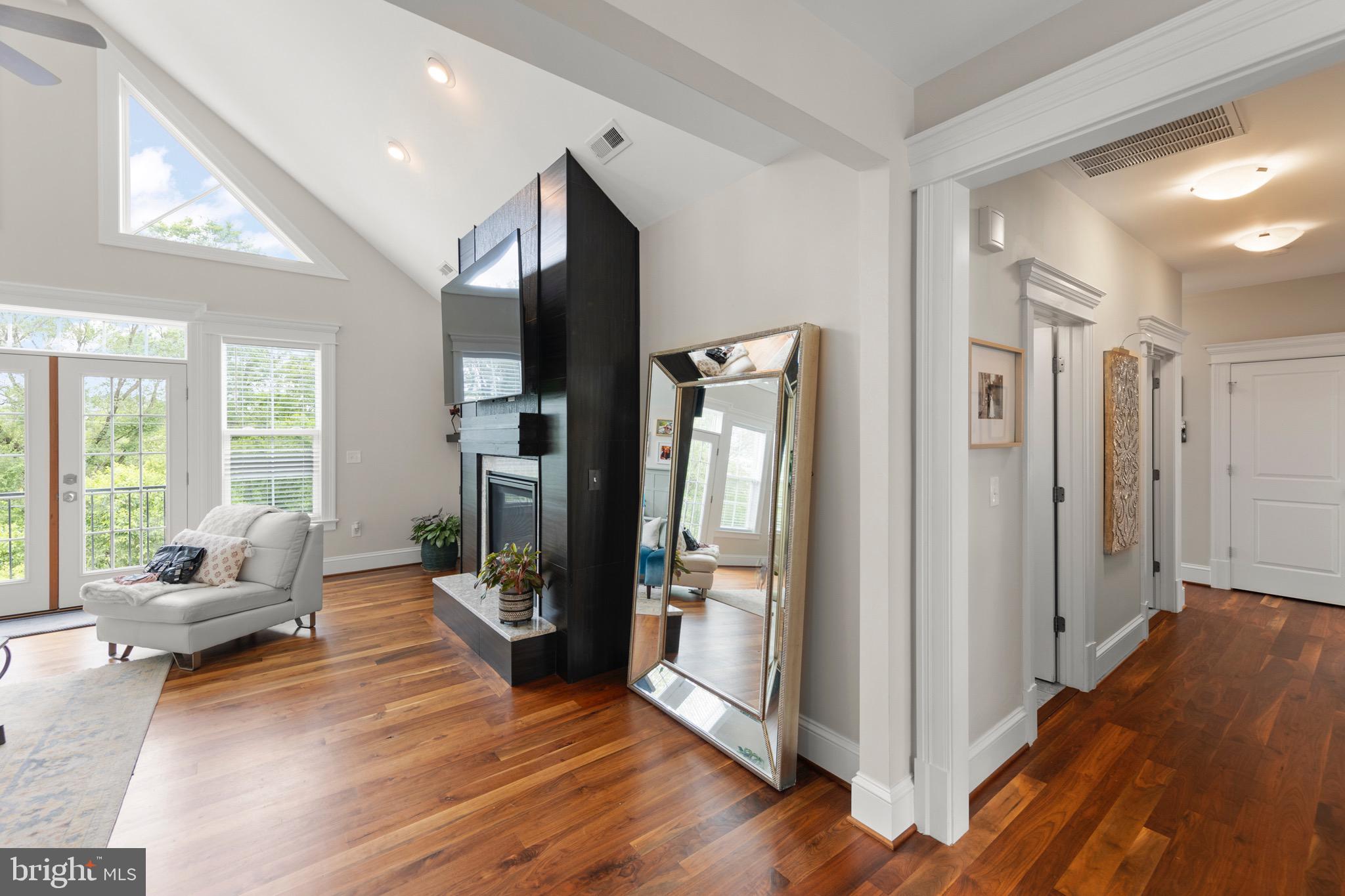 WINCHESTER CITY - Residential