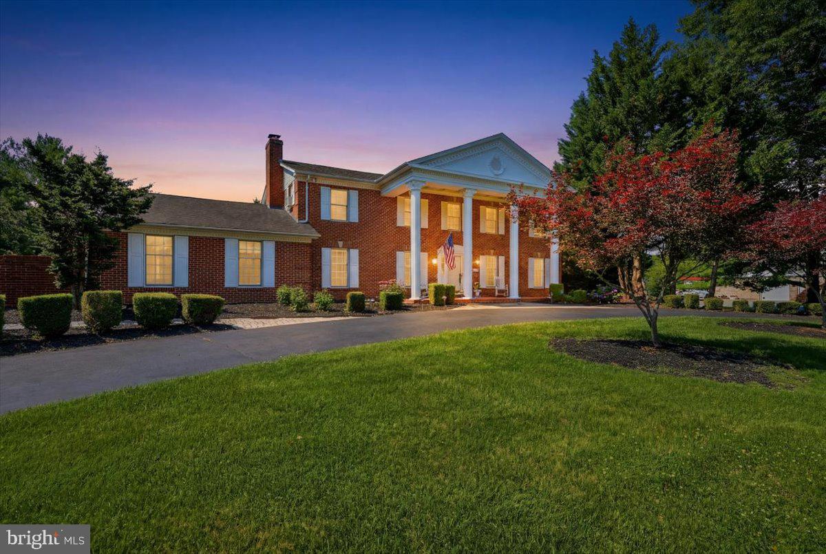 83 CARAVEL DRIVE