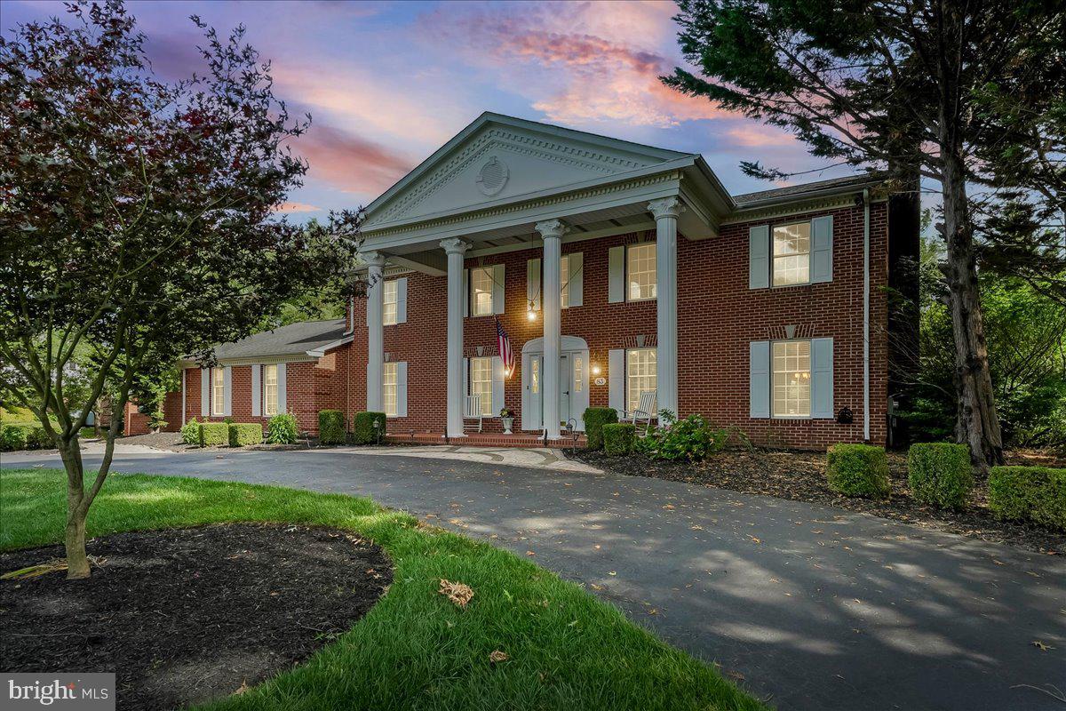83 CARAVEL DRIVE