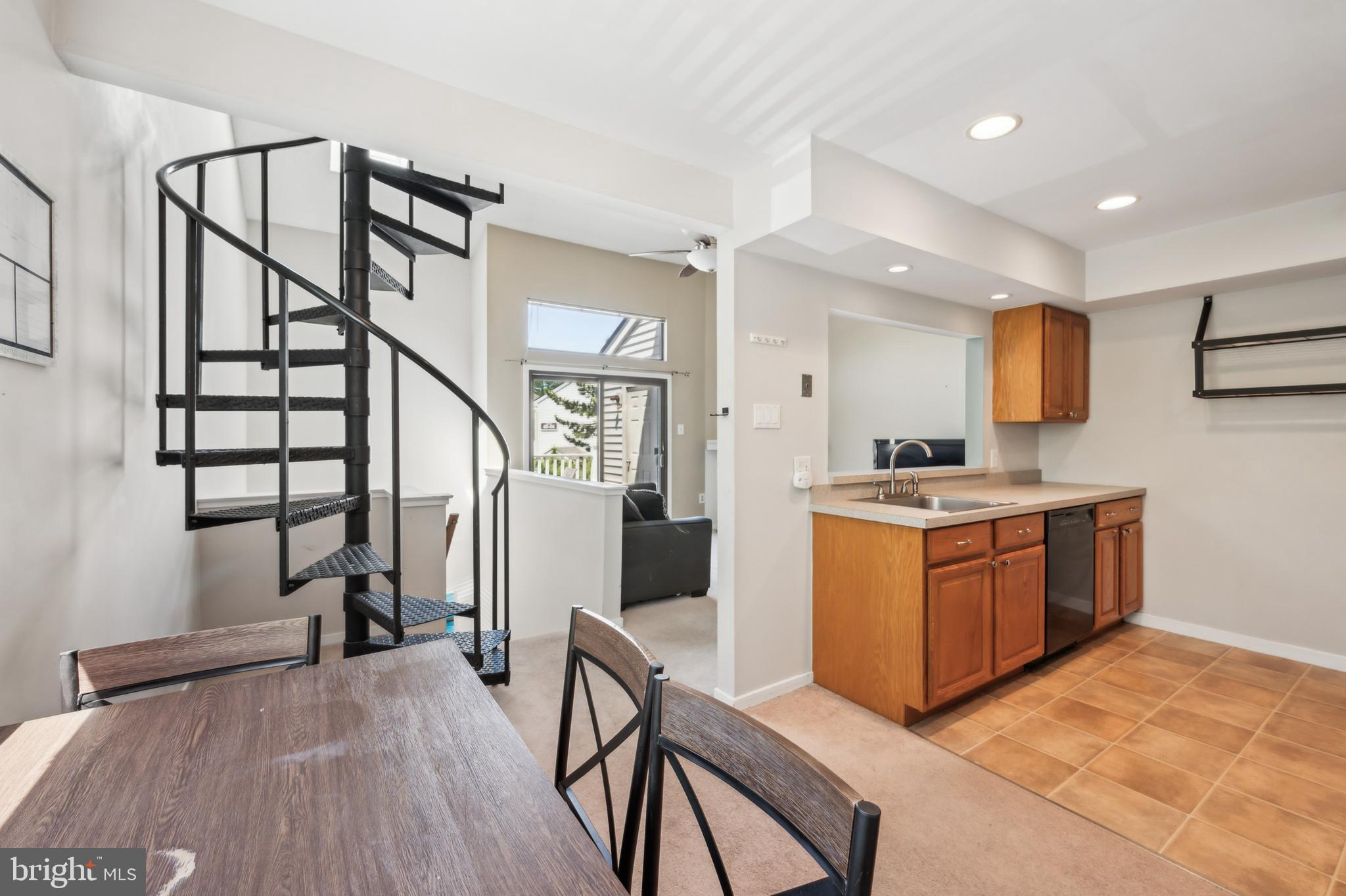 502 GREGORYS WAY