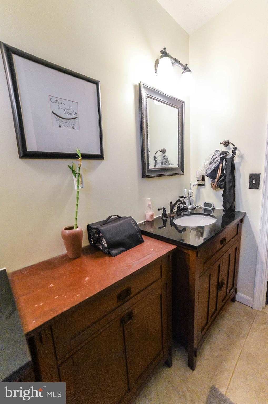 HAMPSHIRE - Residential