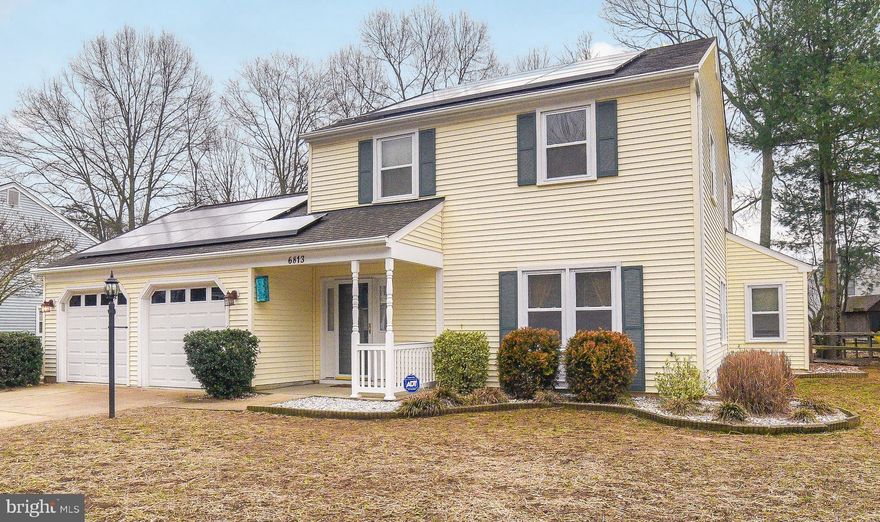 JUST MOVE IN & R-E-L-A-X--EVERYTHING'S BEEN DONE FOR YOU! FROM THE GLEAMING HARDWOOD FLOORS TO THE NEW GRANITE KITCHEN COUNTERS TO THE CAREFULLY MAINTAINED TASTEFUL DECOR, YOU'LL BE IMPRESSED! RELAX IN THE FAMILY ROOM, GATHER FOR A FORMAL MEAL IN THE DINING ROOM OR CATCH A BITE IN THE COZY KITCHEN...SOAK IN THE SUN ON THE BACK PATIO, ROMP THE FENCED BACK YARD OR RETREAT TO THE PRIVATE MASTER SUITE...TINKER IN THE HEATED, SPOTLESSLY-KEPT GARAGE--SEE IT FOR YOURSELF!