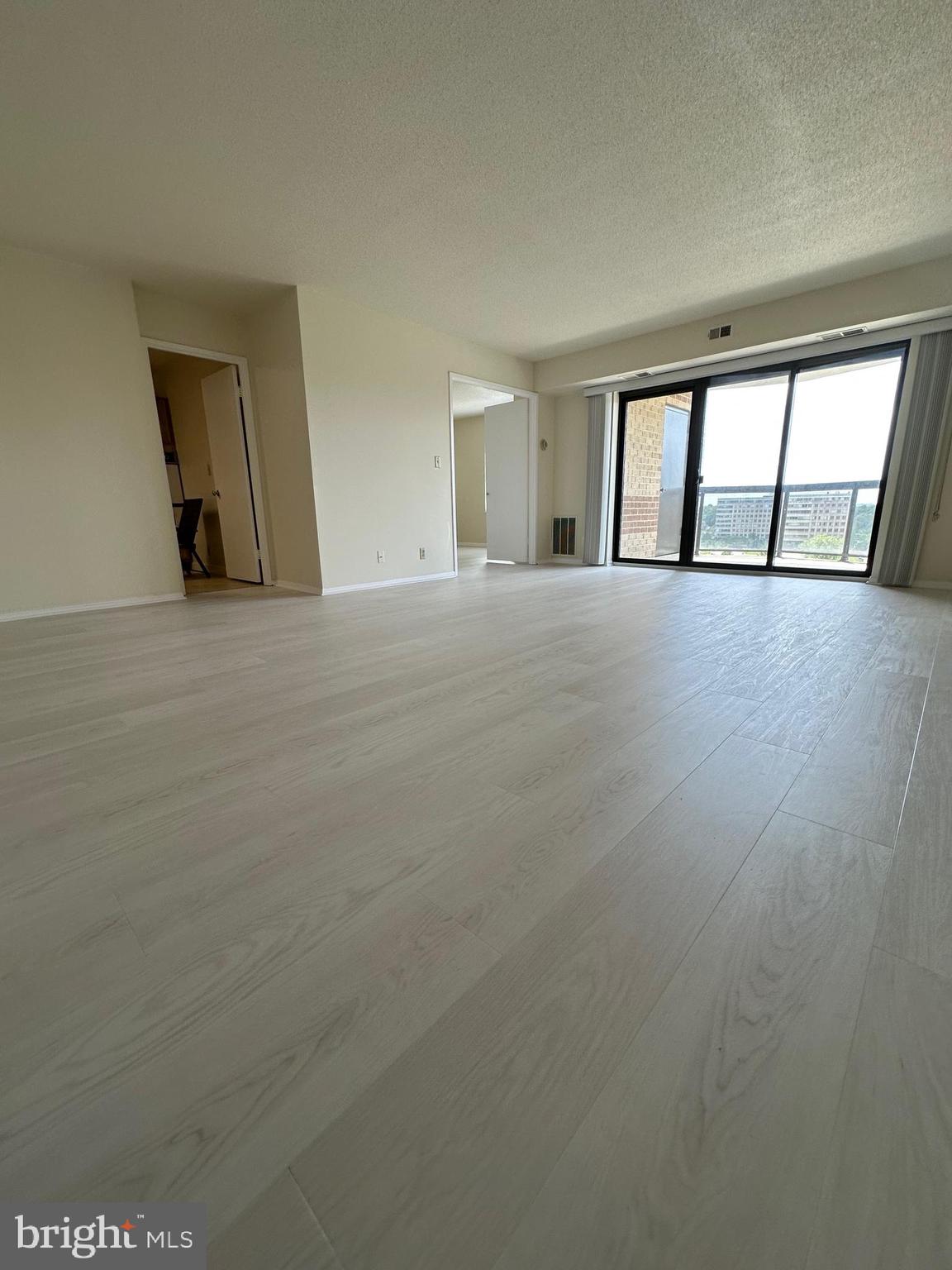 ROTONDA - Residential Lease