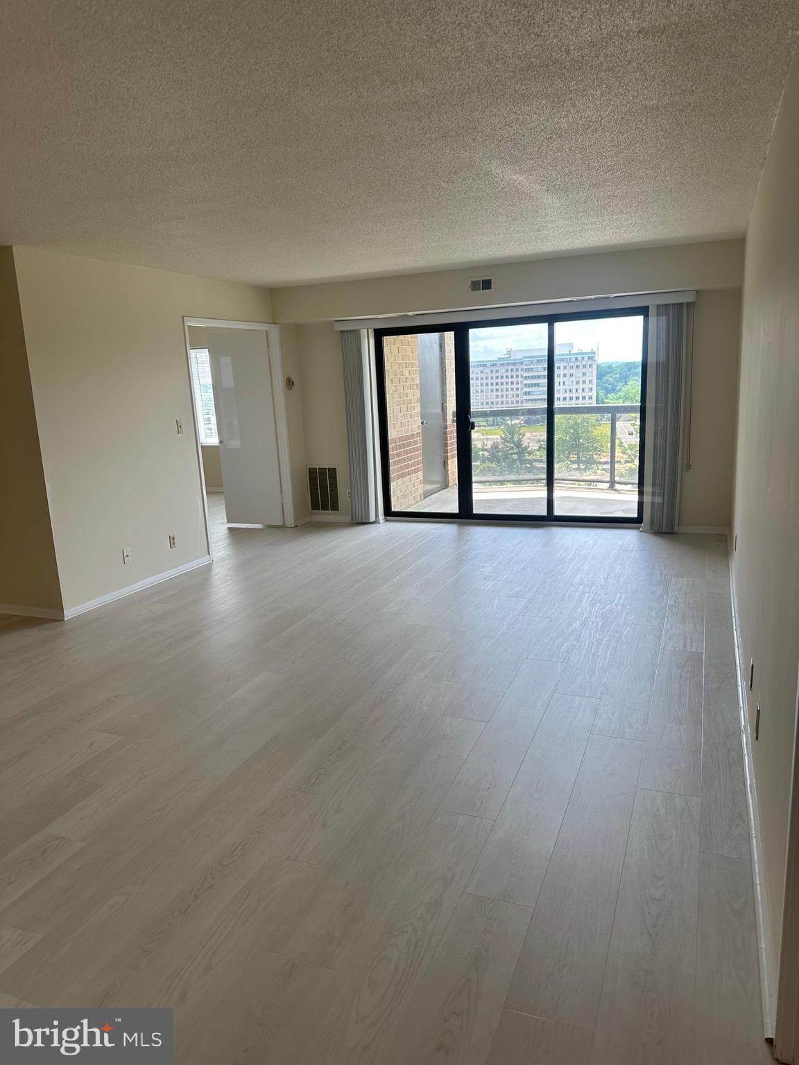 ROTONDA - Residential Lease