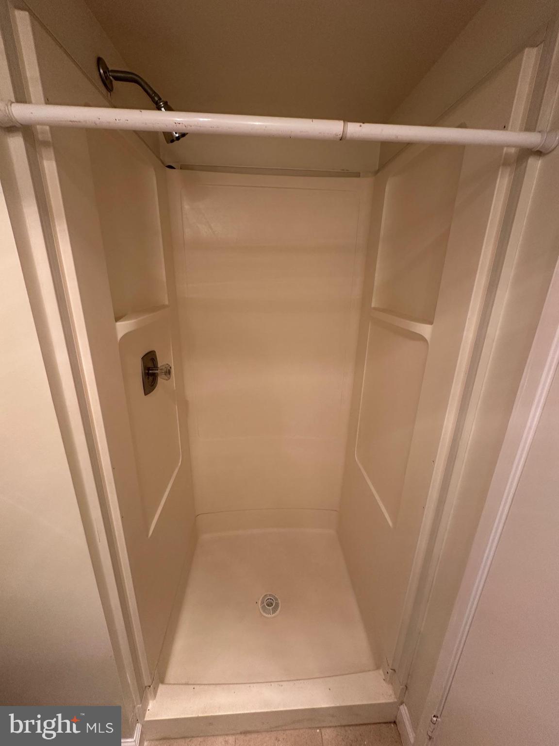 ROTONDA - Residential Lease