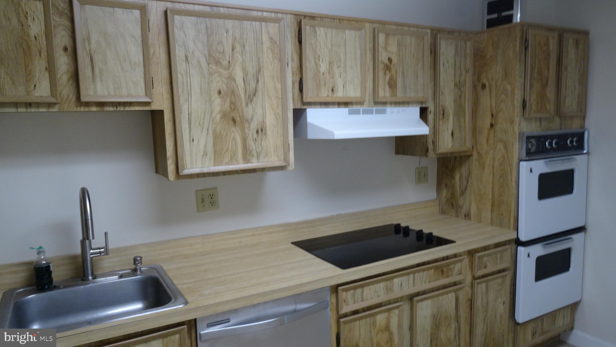 ROTONDA - Residential Lease