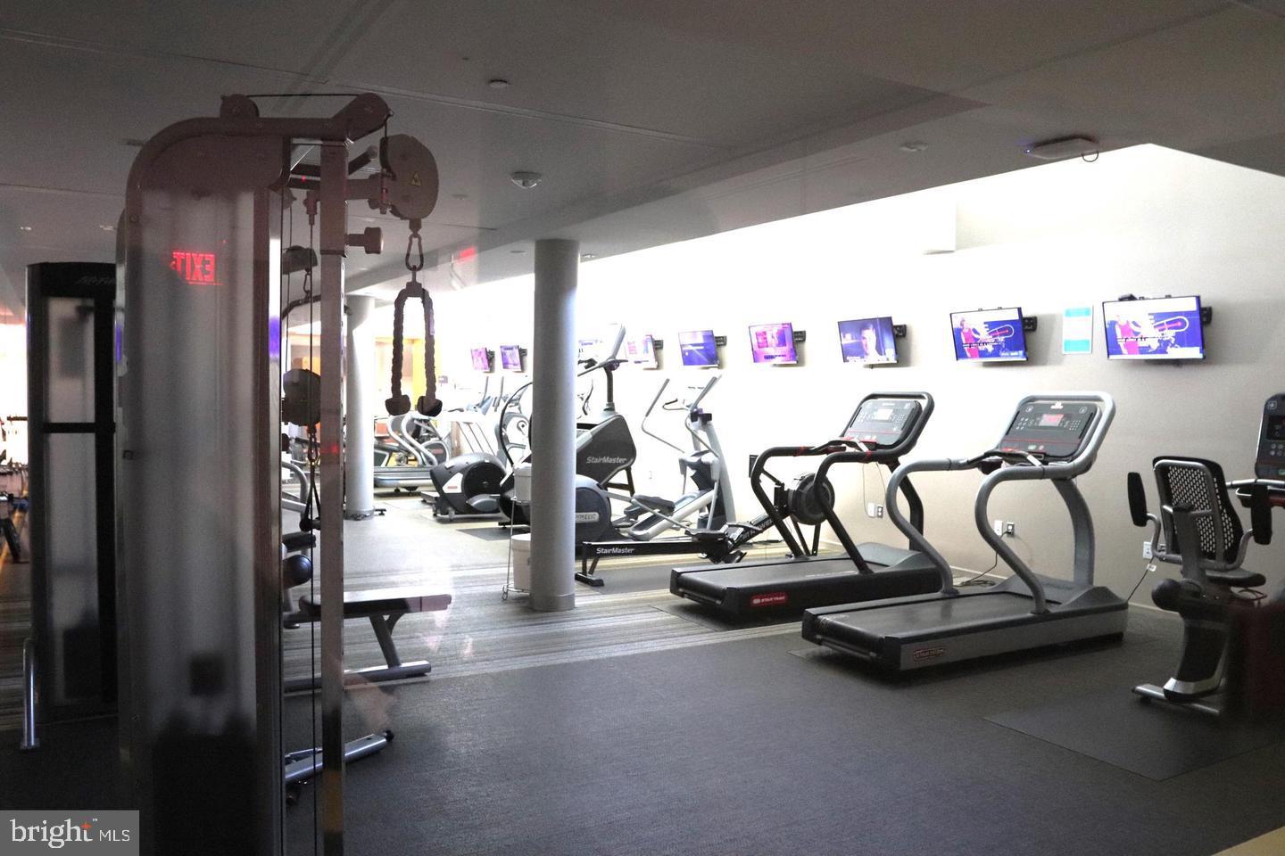 ROTONDA - Residential Lease