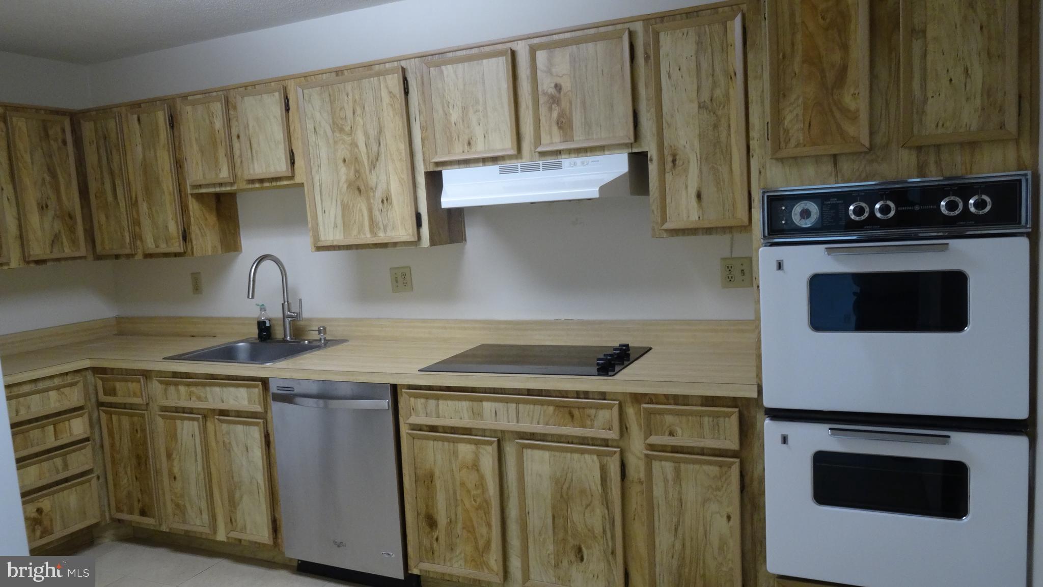 ROTONDA - Residential Lease