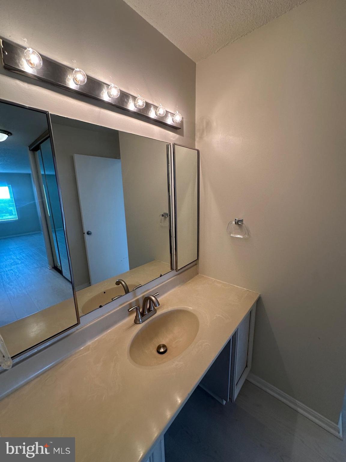 ROTONDA - Residential Lease