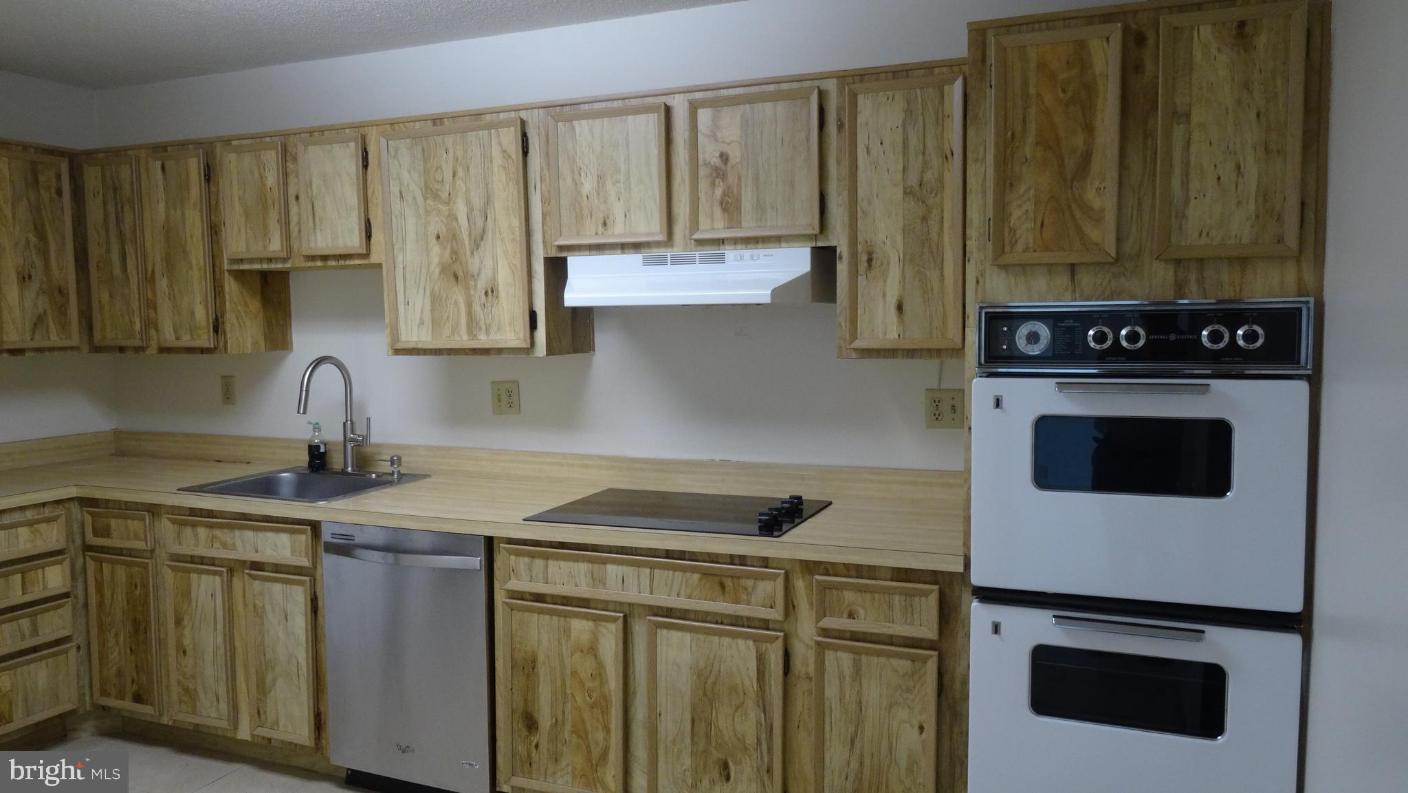 ROTONDA - Residential Lease