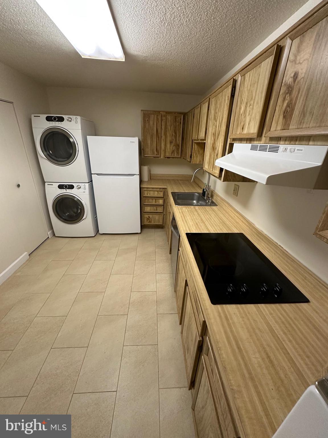 ROTONDA - Residential Lease