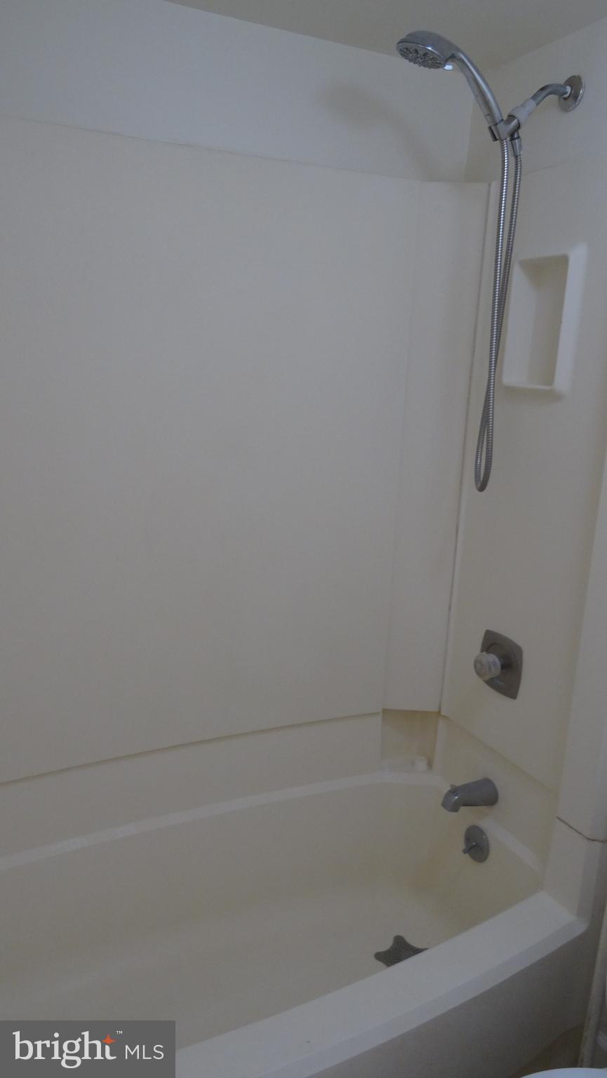 ROTONDA - Residential Lease