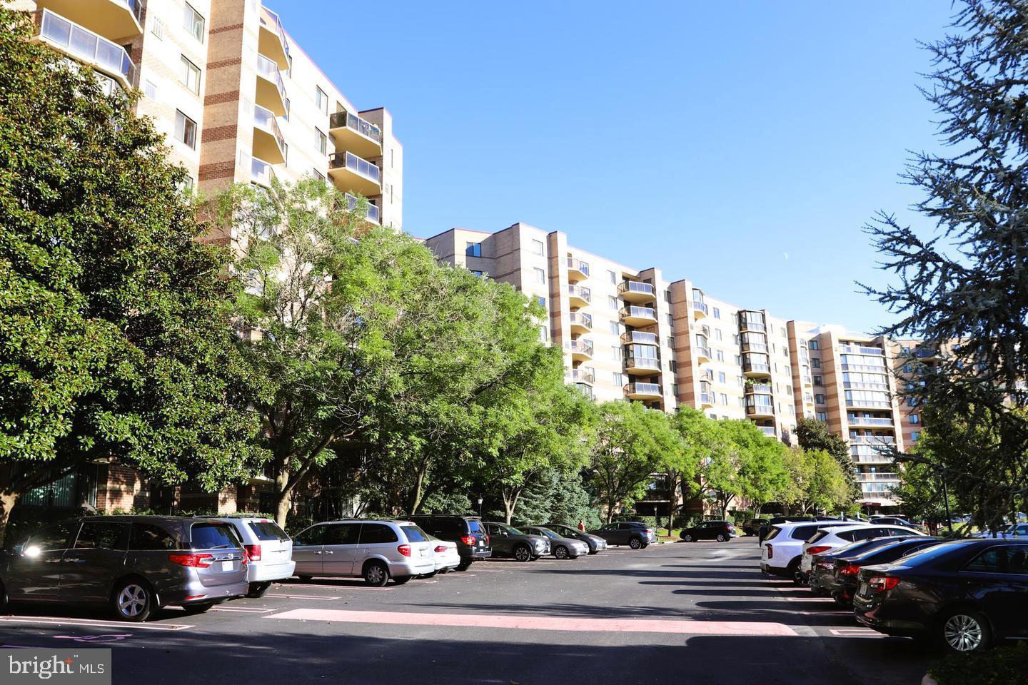 ROTONDA - Residential Lease