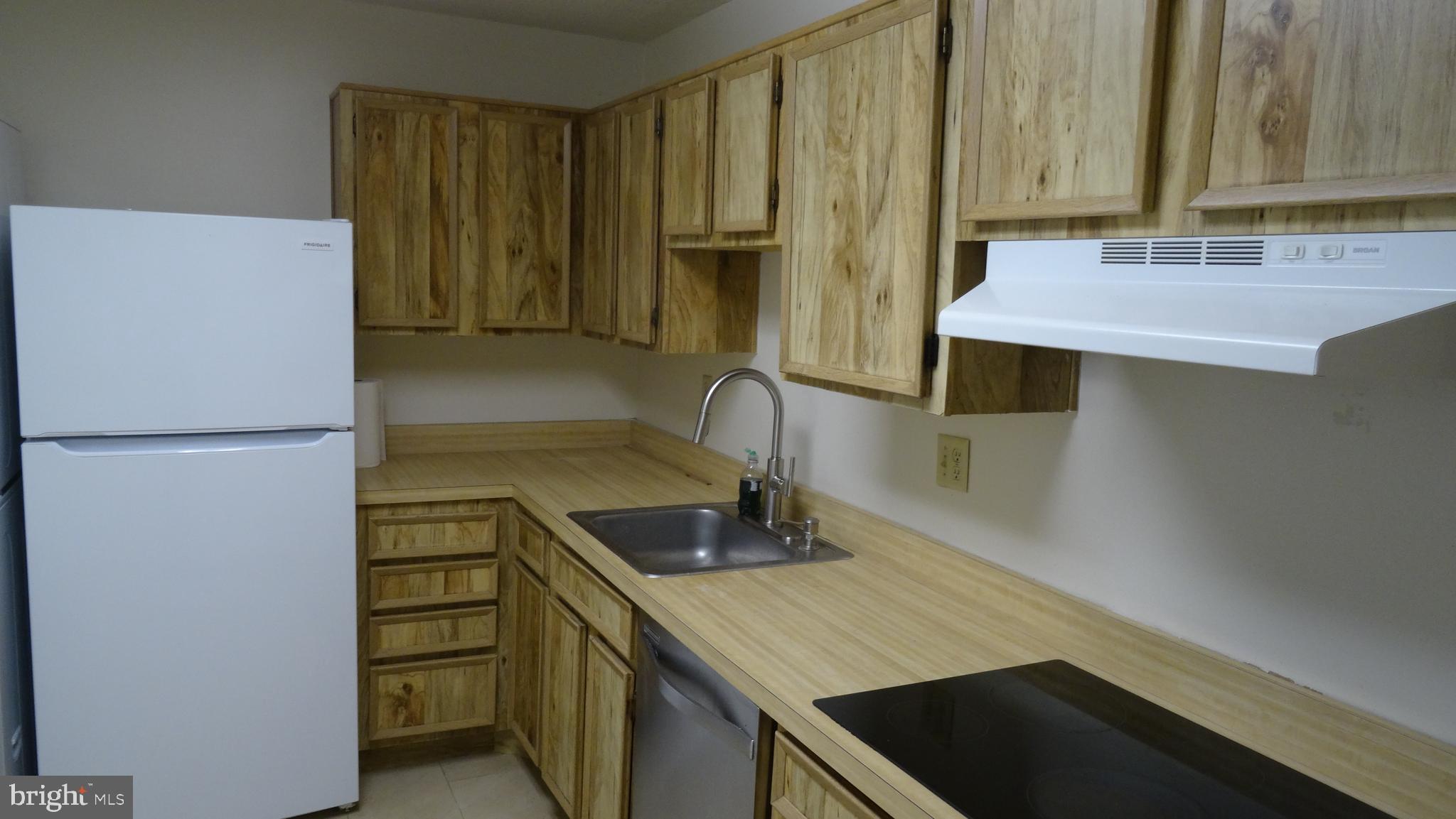 ROTONDA - Residential Lease