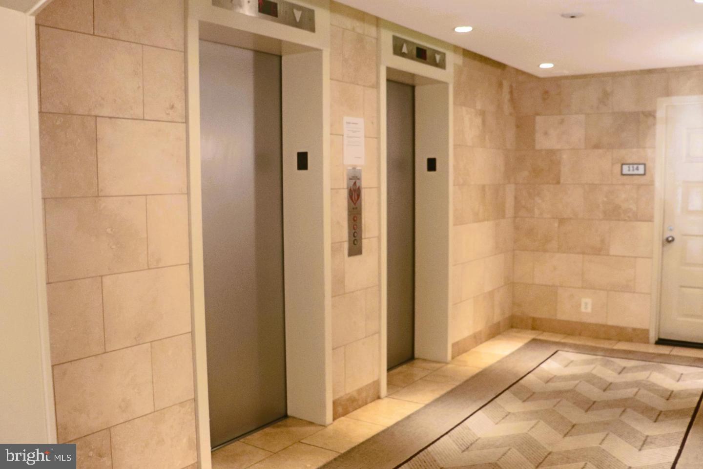 ROTONDA - Residential Lease