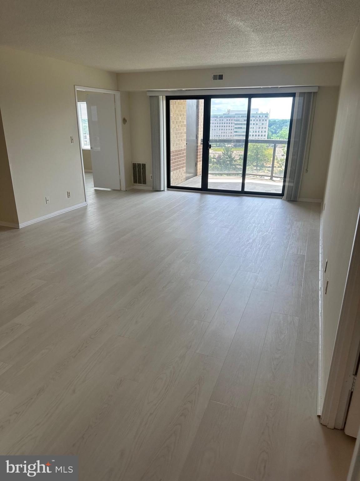 ROTONDA - Residential Lease