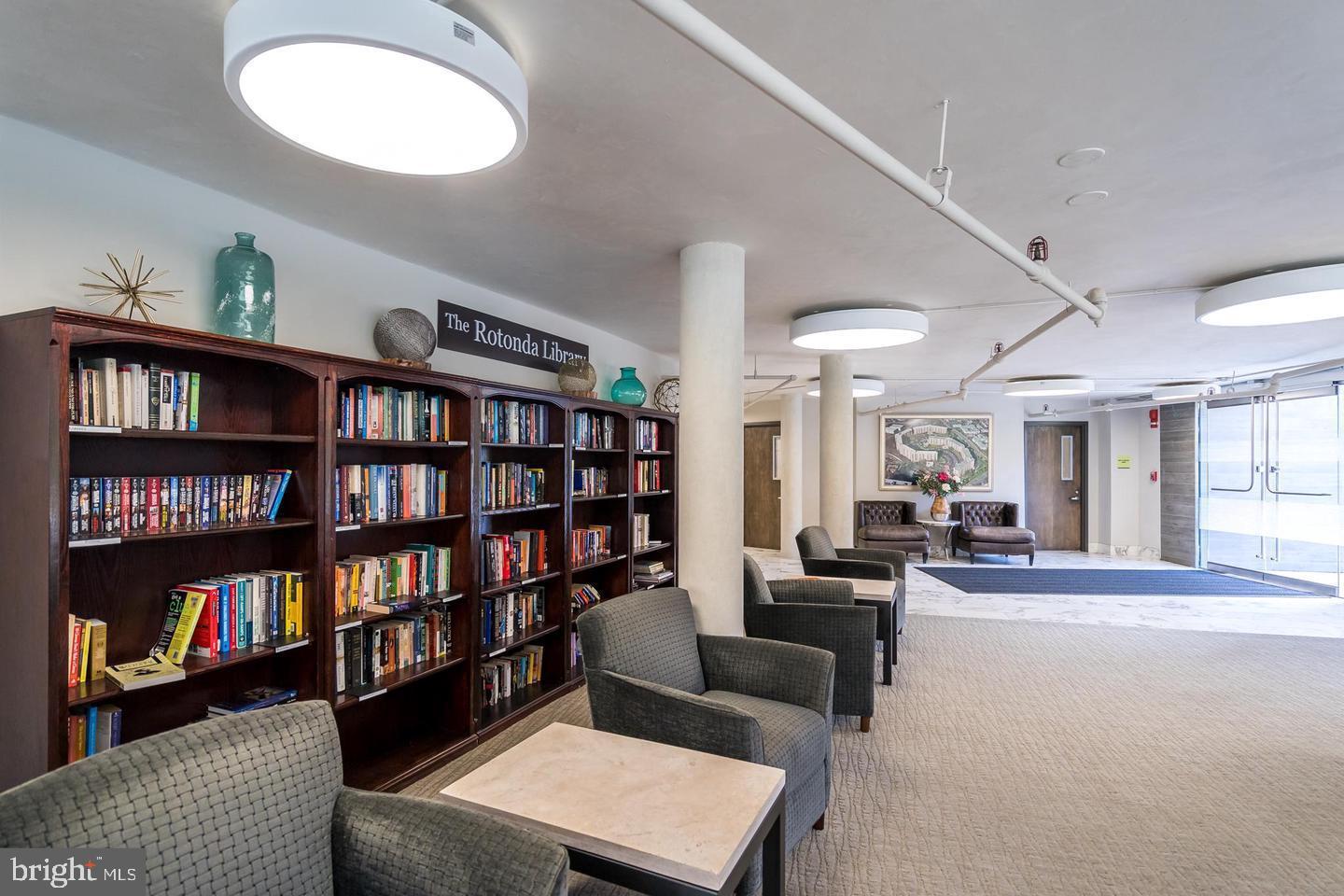 ROTONDA - Residential Lease