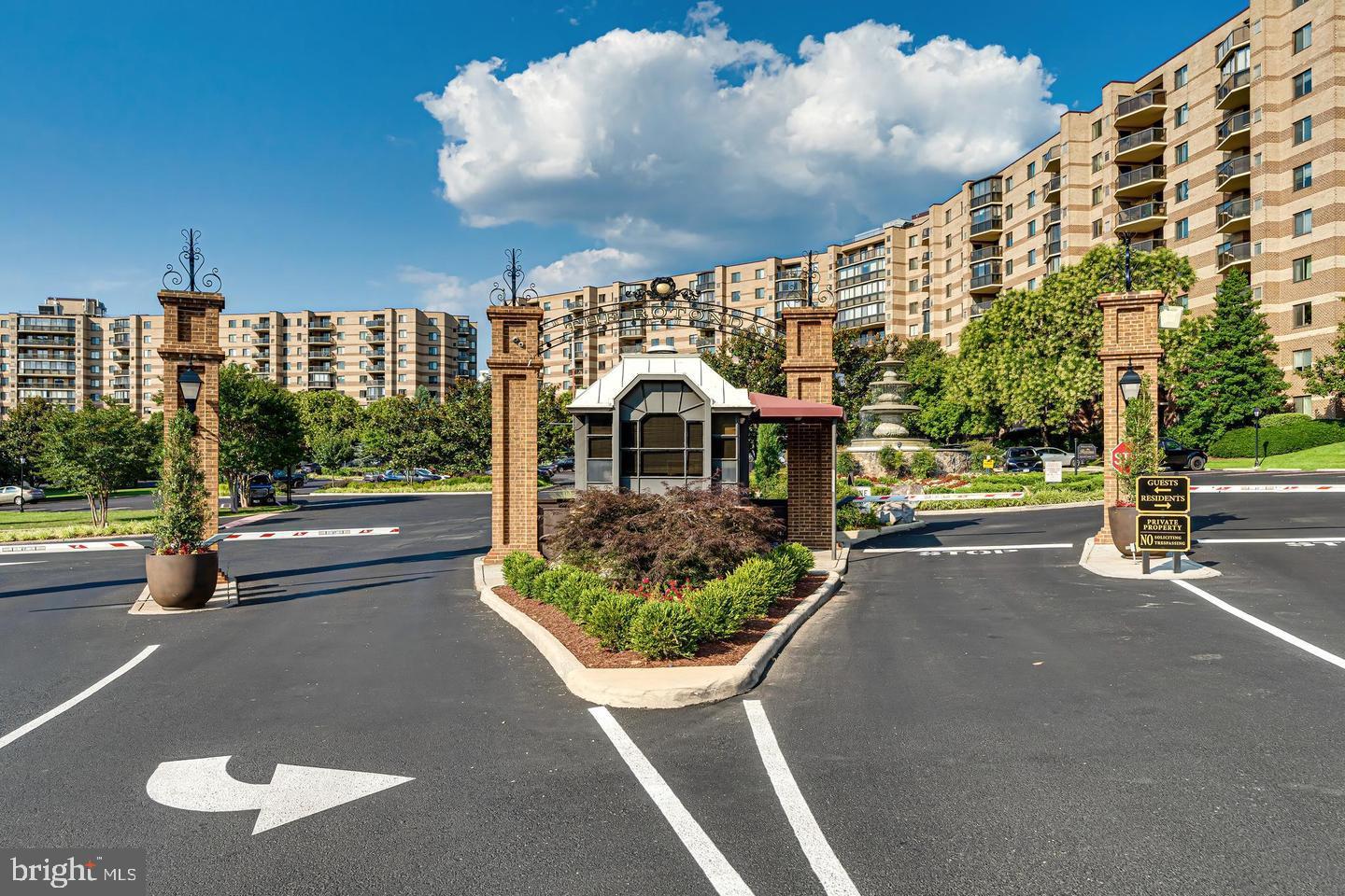 ROTONDA - Residential Lease