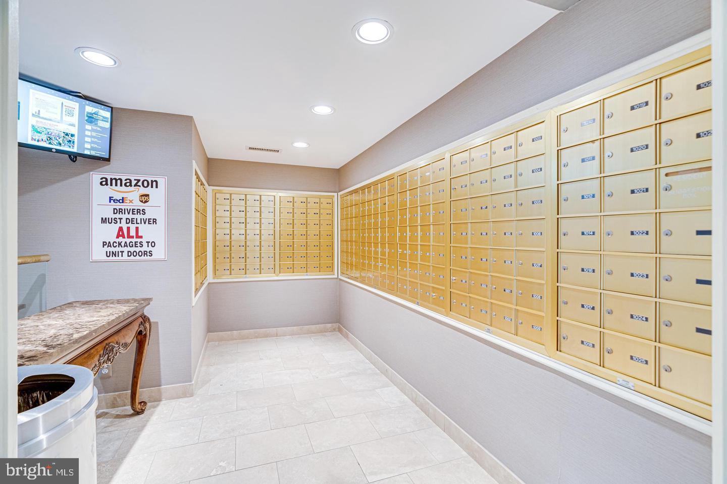 ROTONDA - Residential Lease