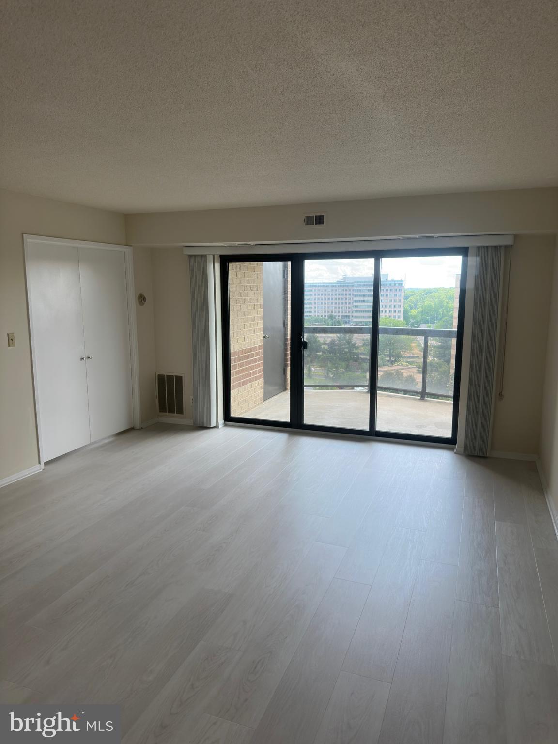 ROTONDA - Residential Lease