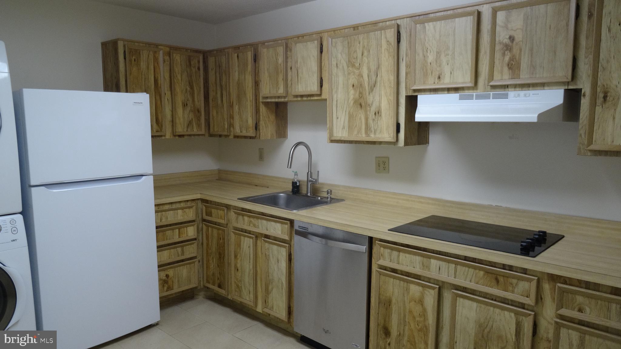 ROTONDA - Residential Lease