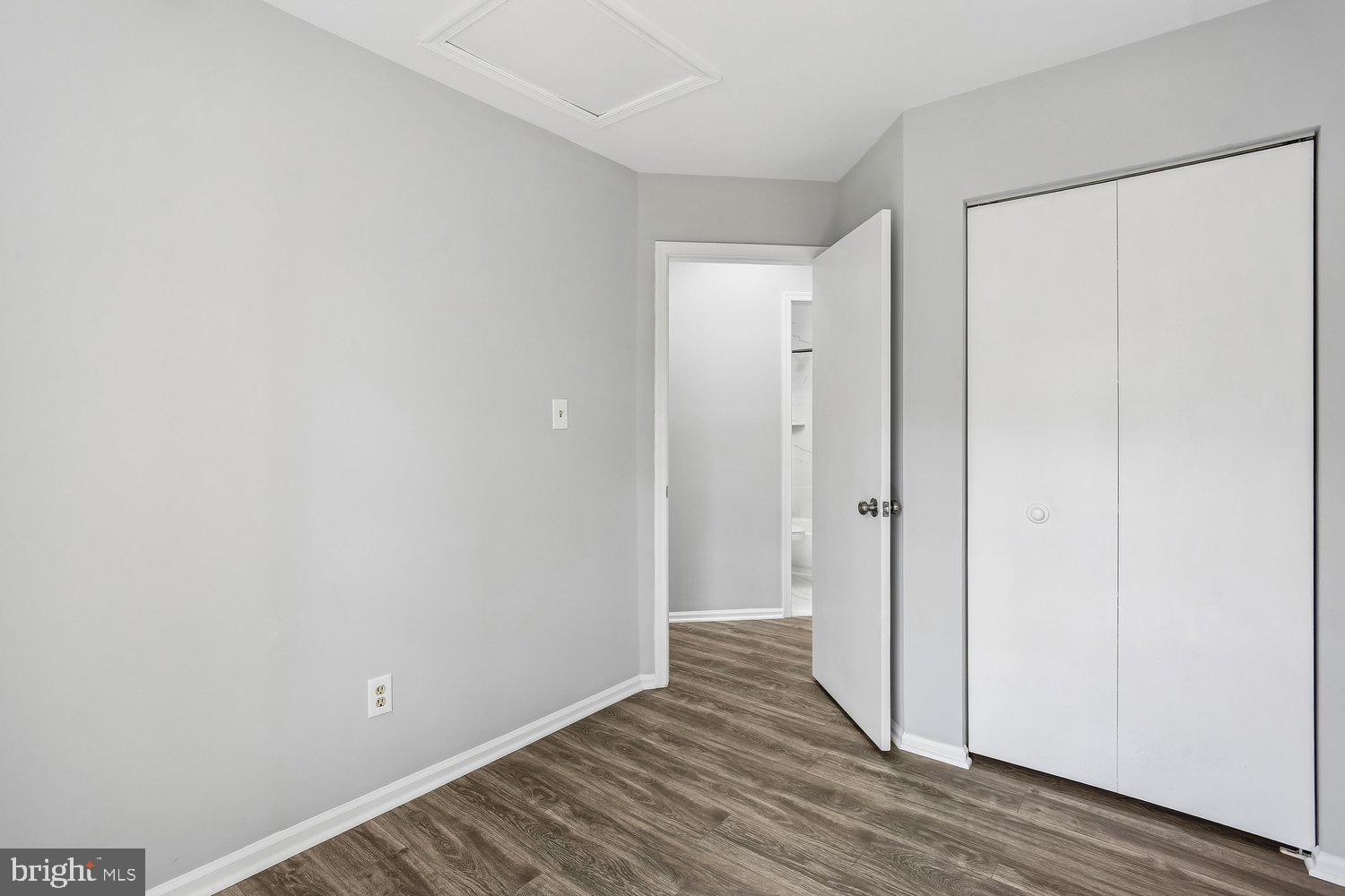 GUNNERS LAKE VILLAGE - Residential