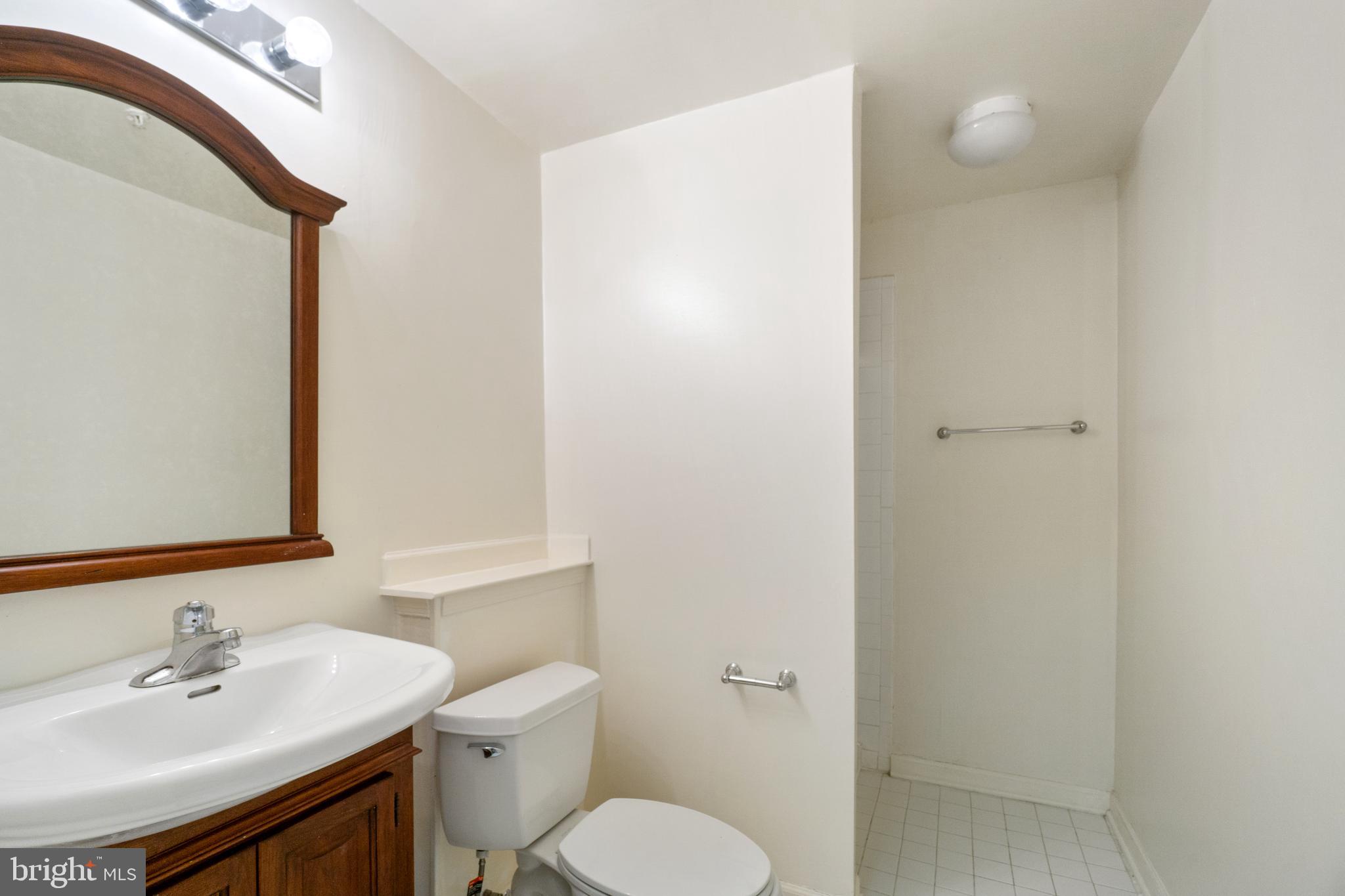 RIVER HILL - Residential Lease