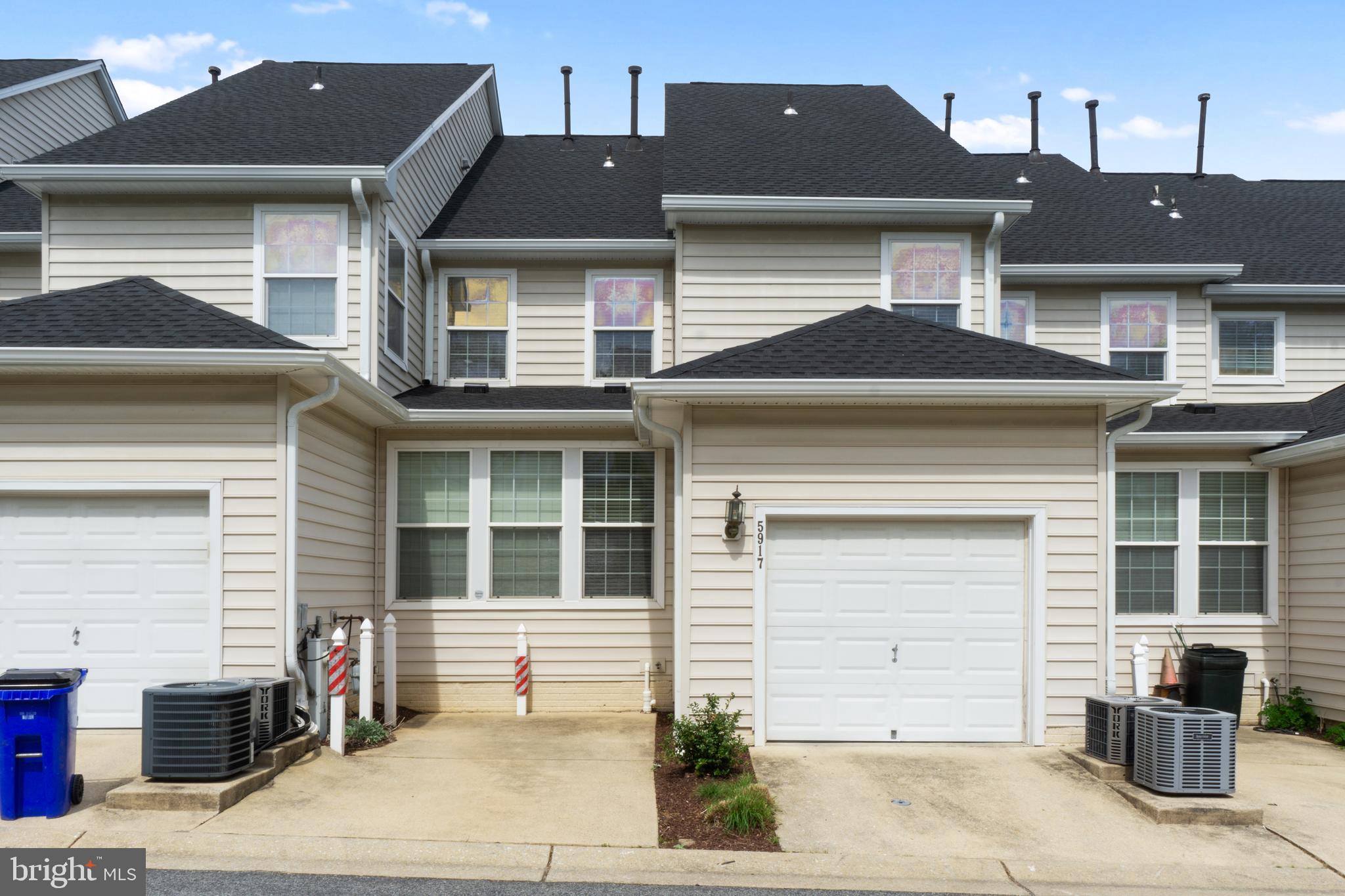 RIVER HILL - Residential Lease