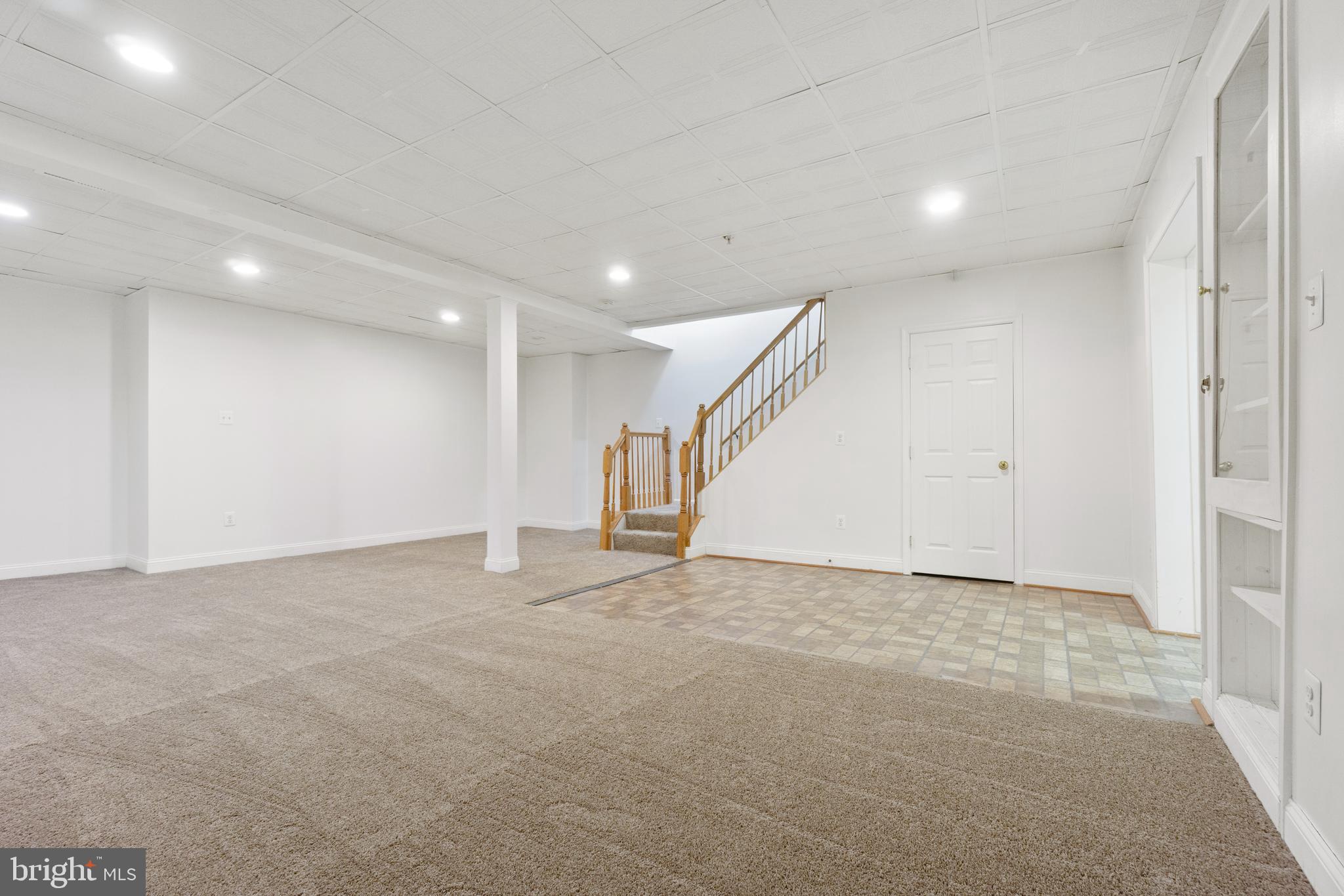 RIVER HILL - Residential Lease